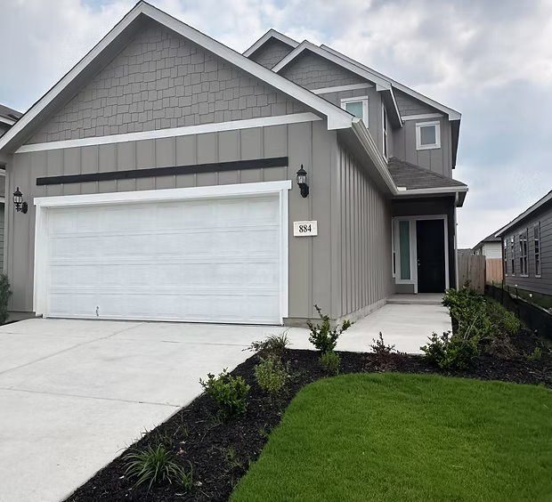 Photo of 884 Farmhouse Trail